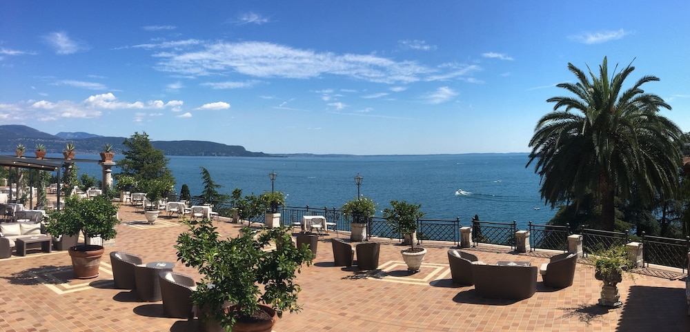 Hotel Villa Del Sogno — Restaurant & bars in Gardone Riviera, Lombardy