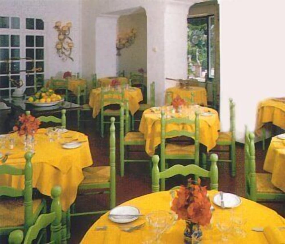 Hotel Villa Sirina — Restaurant & bars in Taormina, Sicily