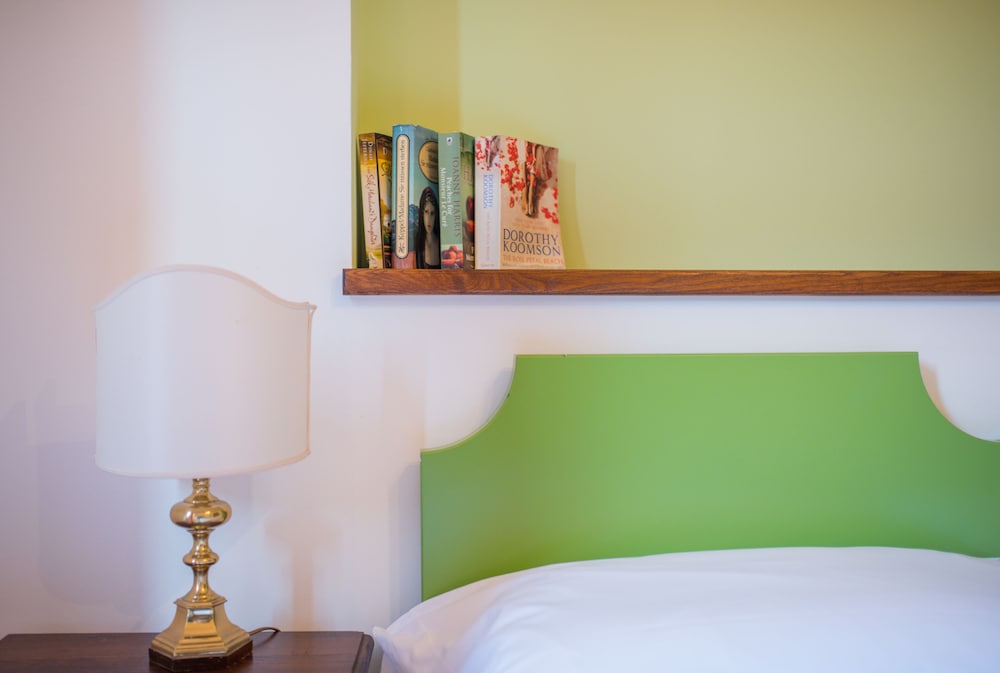 Hotel Villa Sirina — Hotel rooms in Taormina, Sicily
