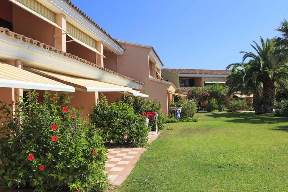 Sentido Tirreno Resort — Hotel building in Orosei, Sardinia