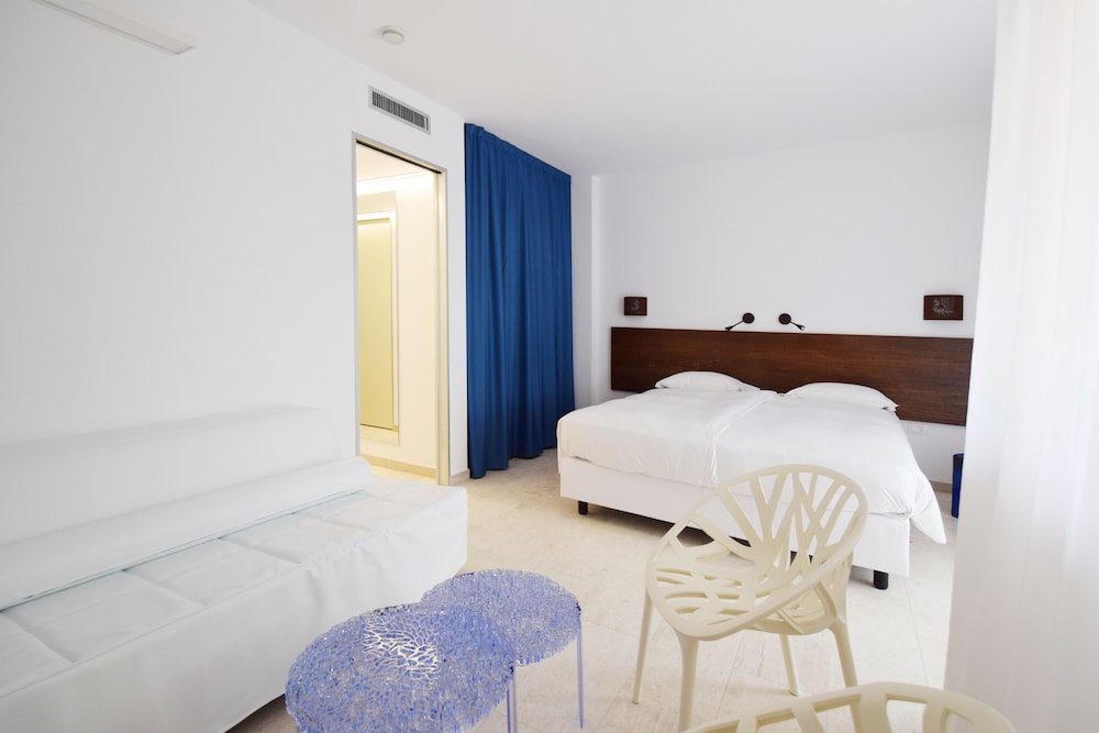 Sentido Tirreno Resort — Hotel rooms in Orosei, Sardinia
