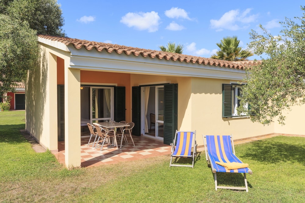 Sentido Tirreno Resort — Hotel building in Orosei, Sardinia