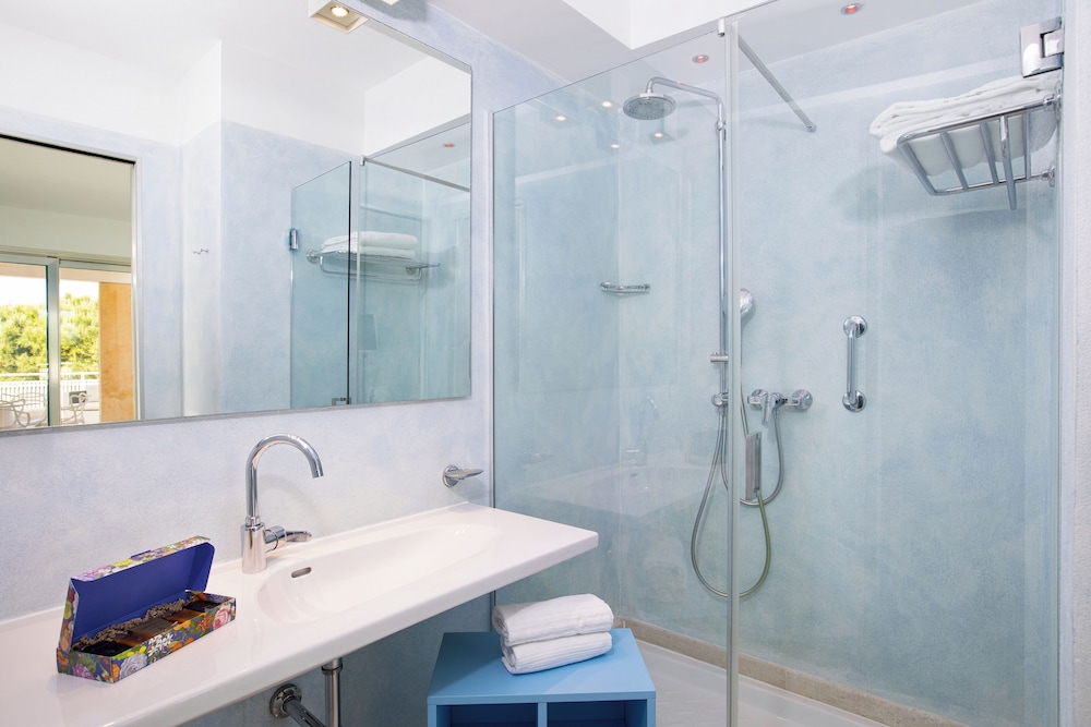 Sentido Tirreno Resort — Hotel rooms in Orosei, Sardinia