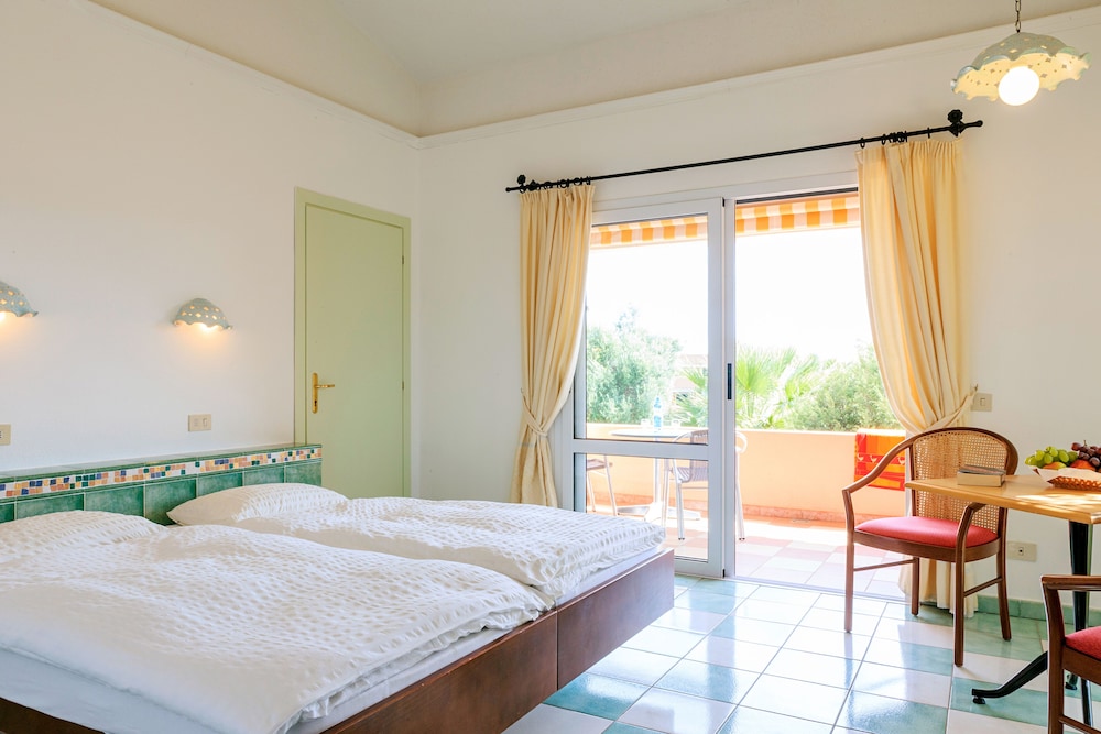 Sentido Tirreno Resort — Hotel rooms in Orosei, Sardinia