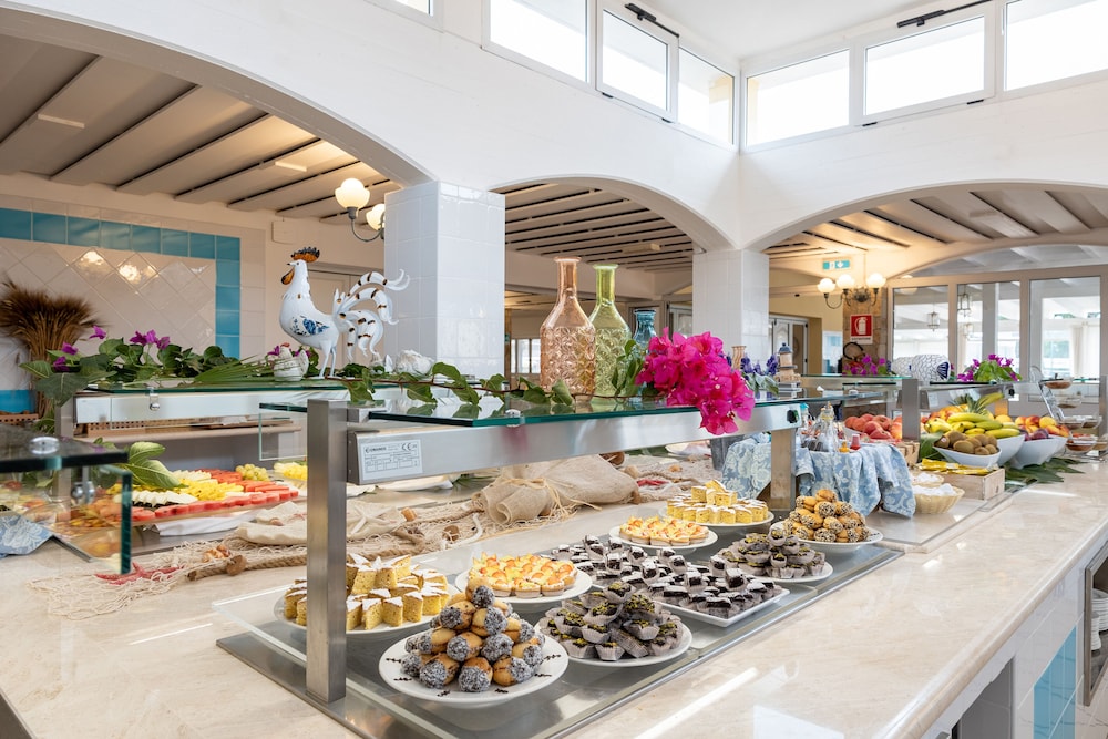 Sentido Tirreno Resort — Restaurant & bars in Orosei, Sardinia