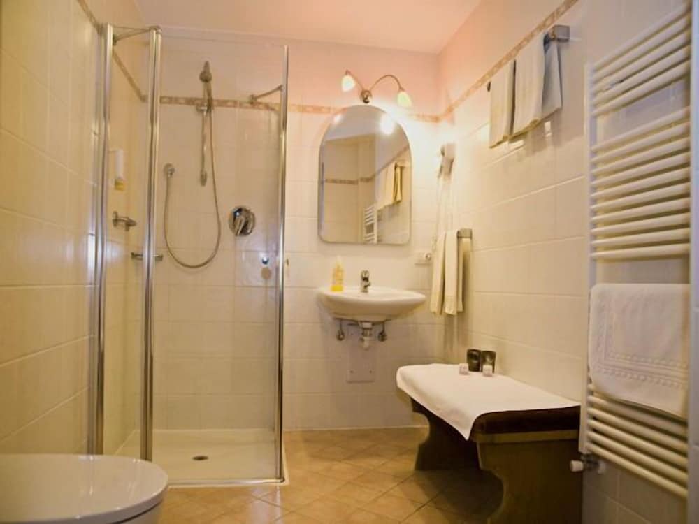 Leon d'Oro — Hotel rooms in Corleone, Sicily
