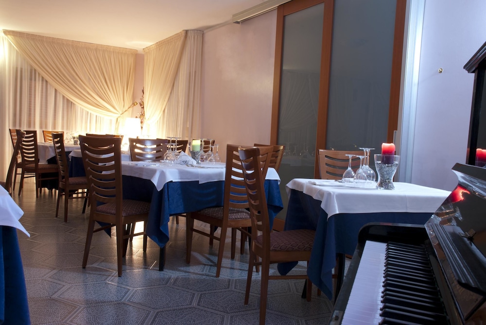 Leon d'Oro — Restaurant & bars in Corleone, Sicily