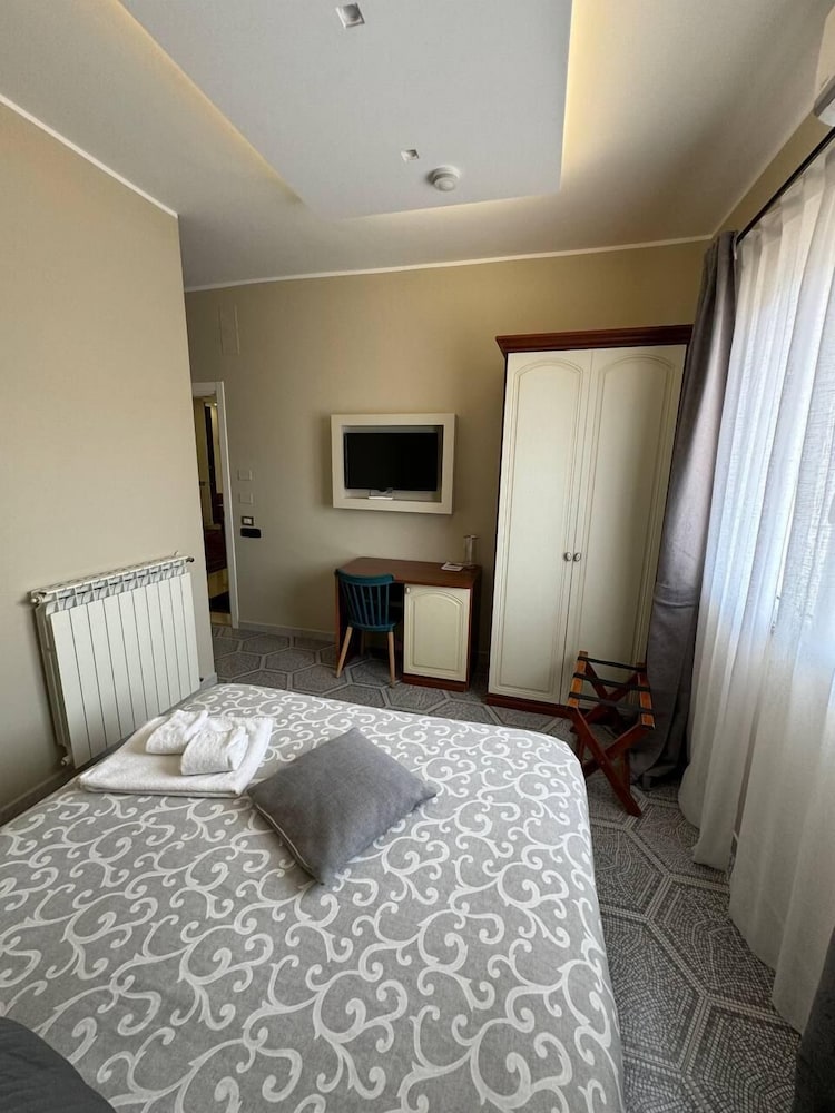 Leon d'Oro — Hotel rooms in Corleone, Sicily