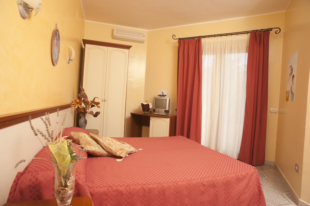 Leon d'Oro — Hotel rooms in Corleone, Sicily