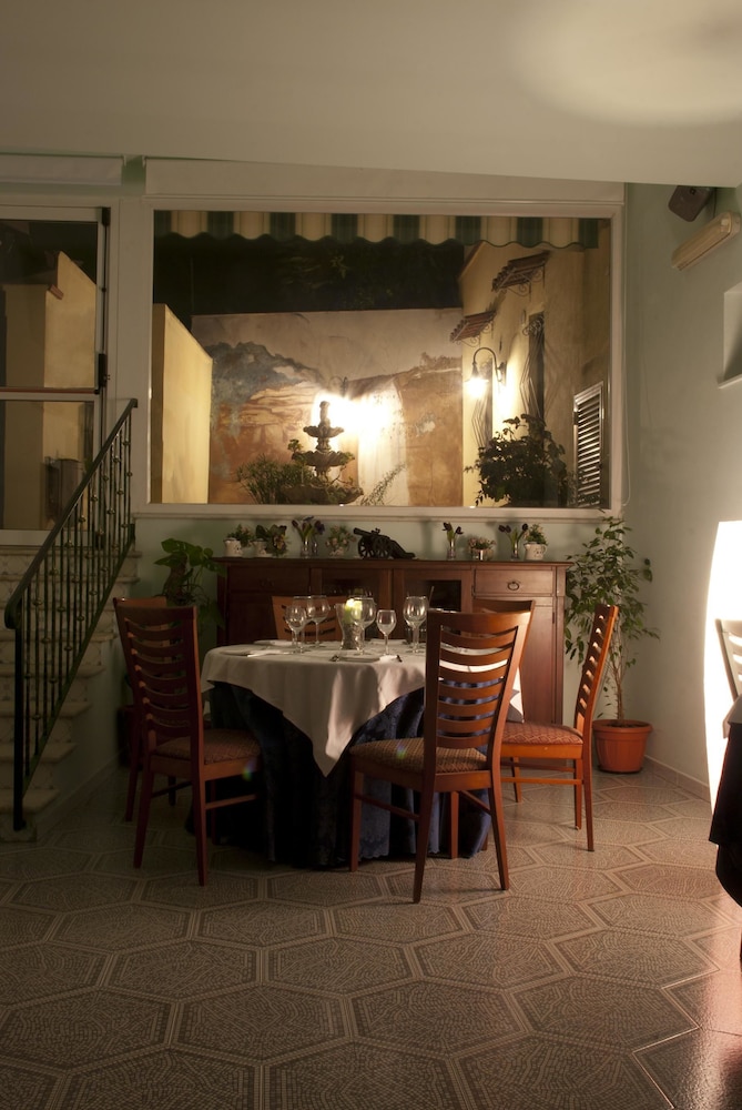 Leon d'Oro — Restaurant & bars in Corleone, Sicily