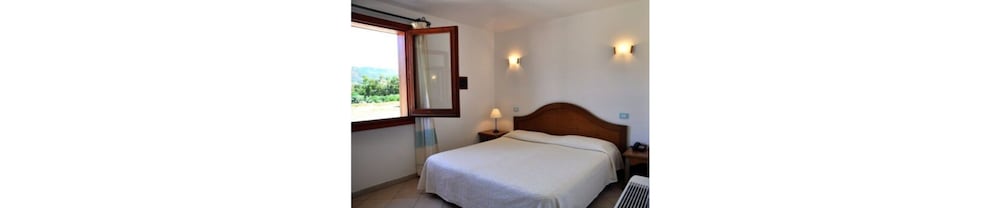 Hotel Le Anfore — Hotel rooms in Villasimius, Sardinia