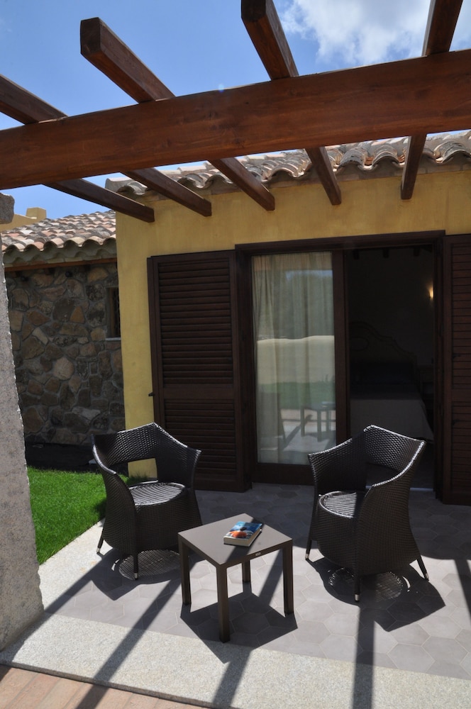 Hotel Le Anfore — Hotel building in Villasimius, Sardinia