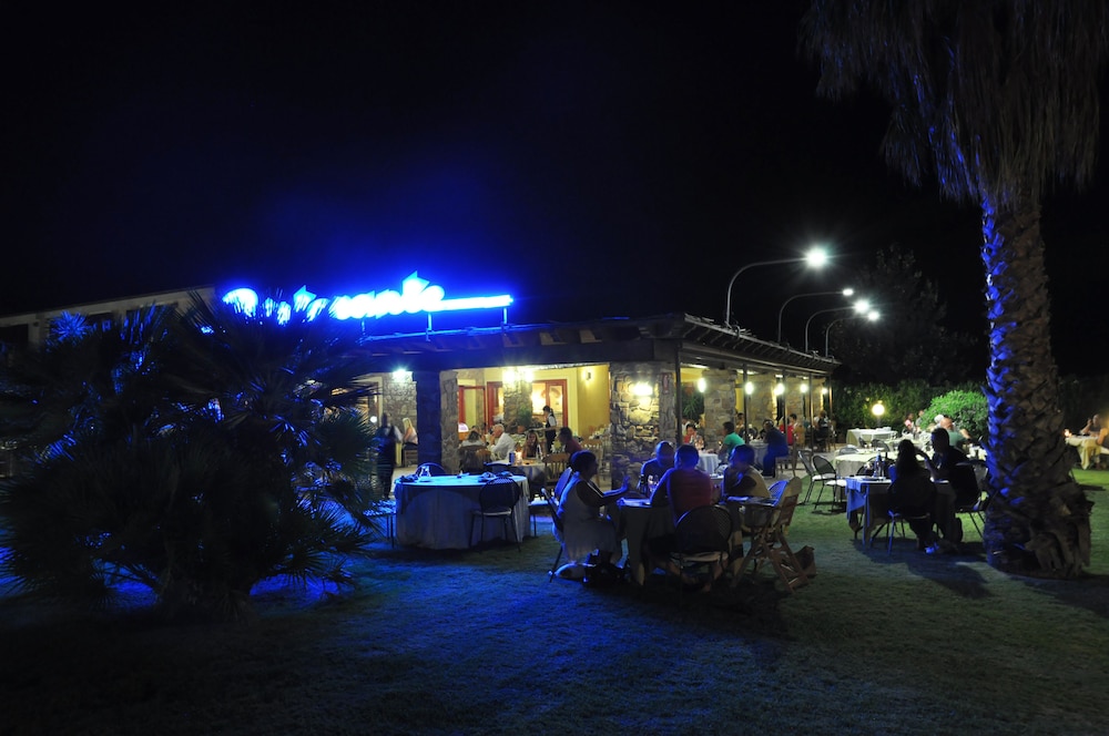 Hotel Le Anfore — Restaurant & bars in Villasimius, Sardinia