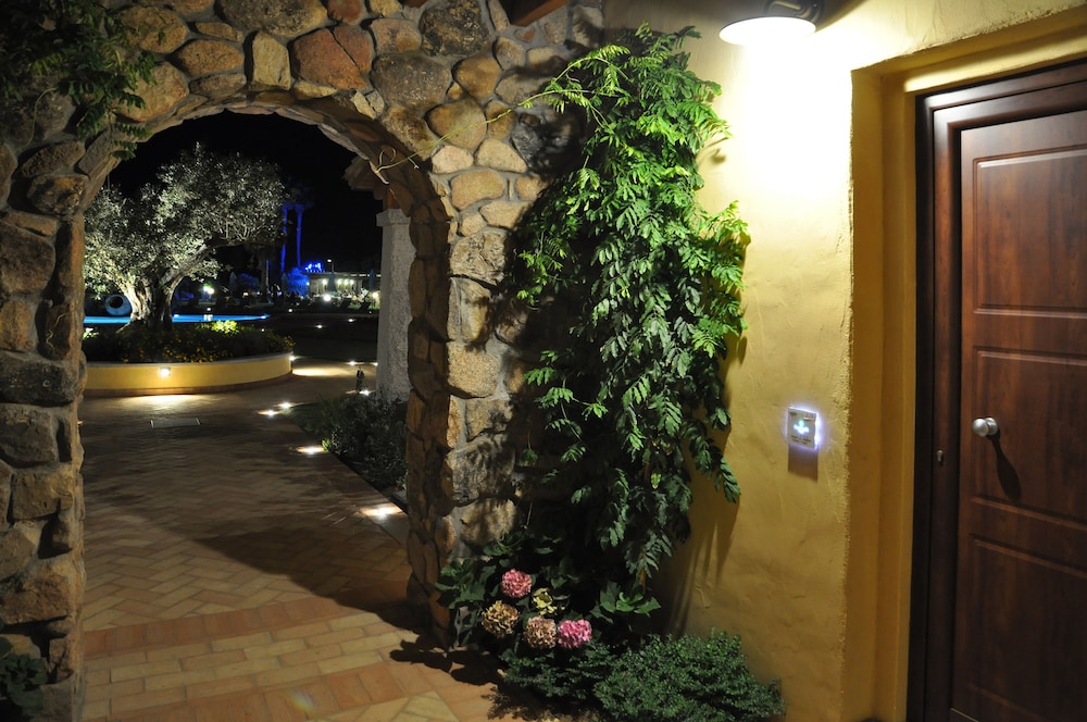 Hotel Le Anfore — Hotel building in Villasimius, Sardinia