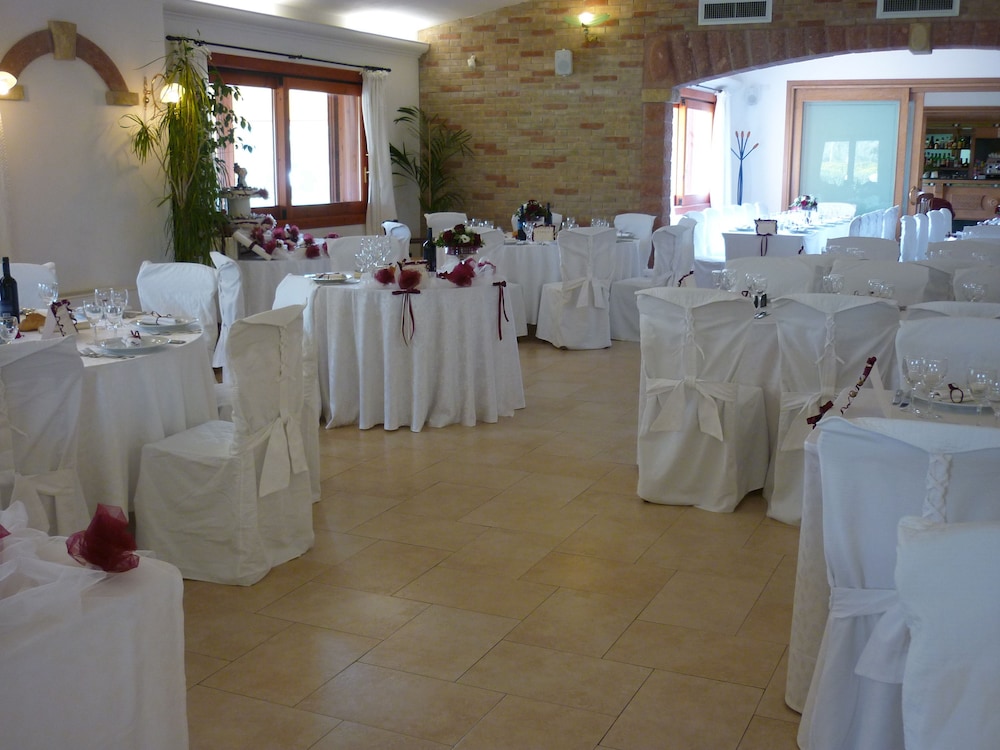 Hotel Le Anfore — Hotel building in Villasimius, Sardinia