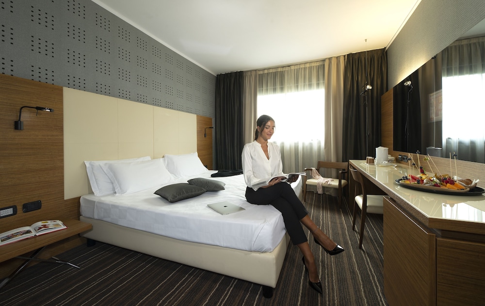 Hotel D120 — Hotel rooms in Olgiate Olona, Lombardy
