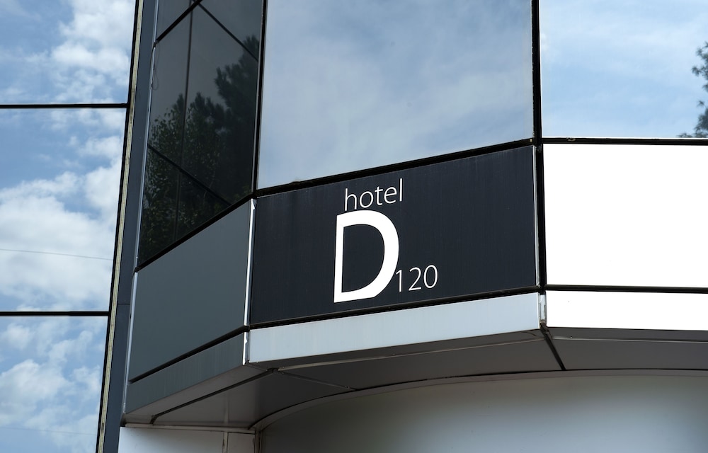 Hotel D120 — Hotel building in Olgiate Olona, Lombardy
