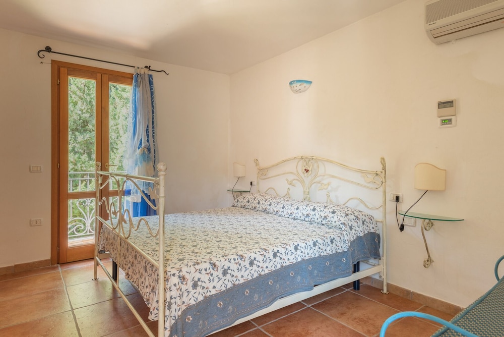 Residence Bouganvillage — Hotel rooms in Budoni, Sardinia