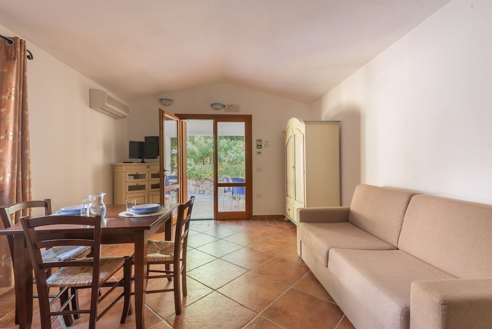Residence Bouganvillage — Hotel rooms in Budoni, Sardinia