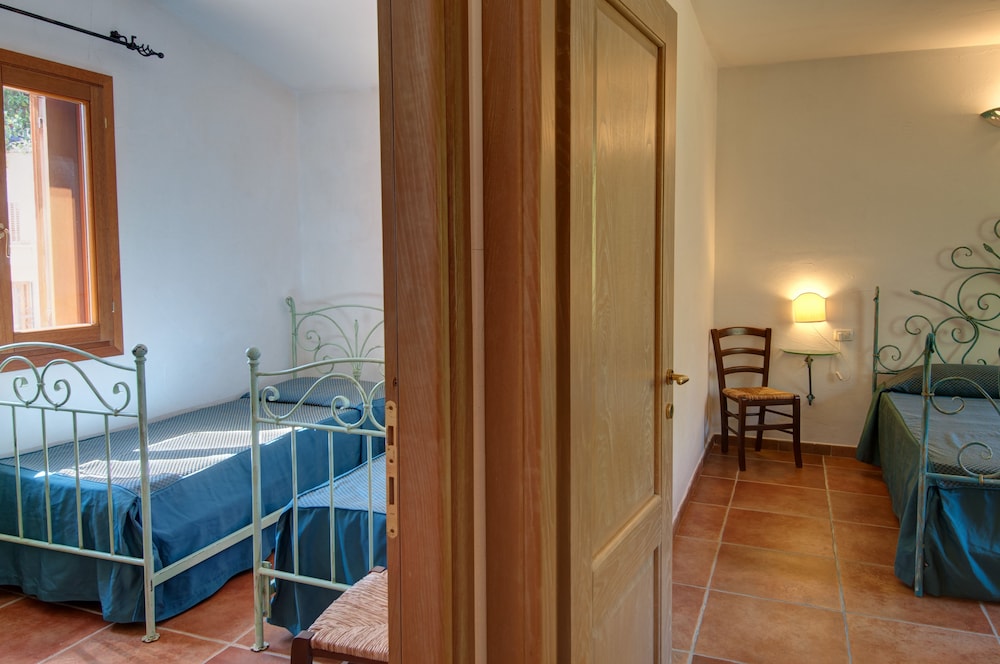 Residence Bouganvillage — Hotel rooms in Budoni, Sardinia