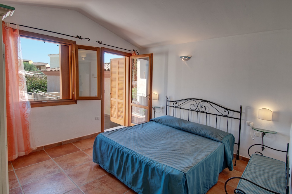 Residence Bouganvillage — Hotel rooms in Budoni, Sardinia