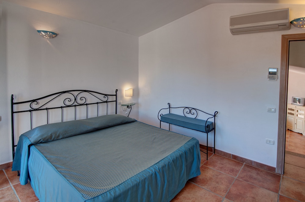 Residence Bouganvillage — Hotel rooms in Budoni, Sardinia