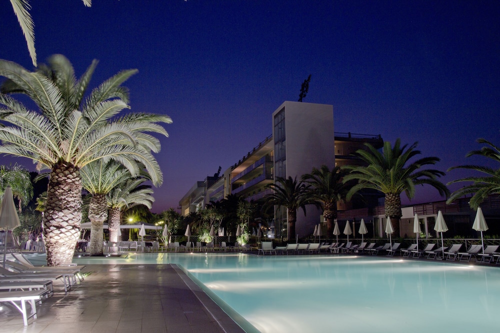 Eureka Palace Hotel Spa — Swimming pool in Noto, Sicily