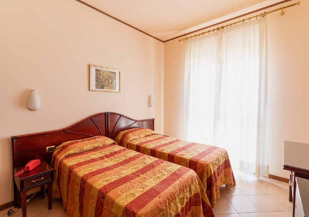 Villa Delle Rose — Hotel rooms in Oristano, Sardinia