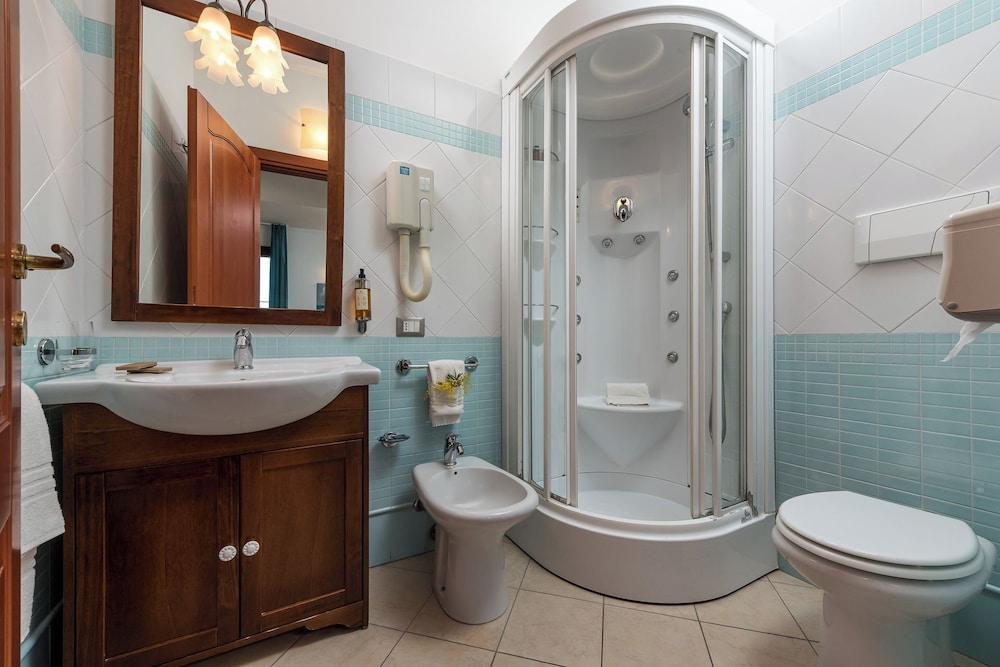 Helios Hotel — Hotel rooms in San Vito lo Capo, Sicily