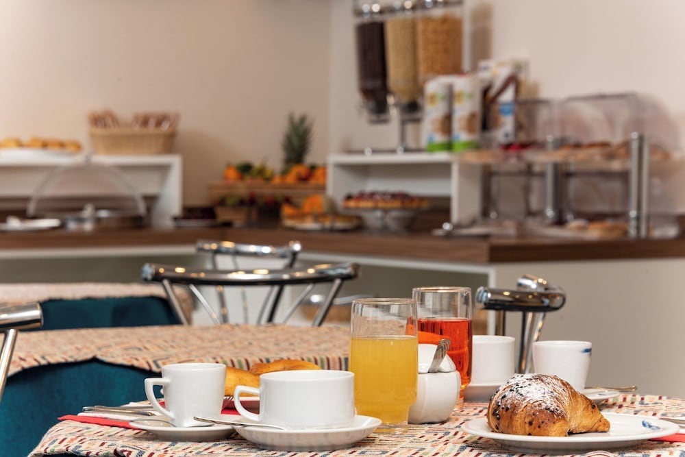 Helios Hotel — Restaurant & bars in San Vito lo Capo, Sicily
