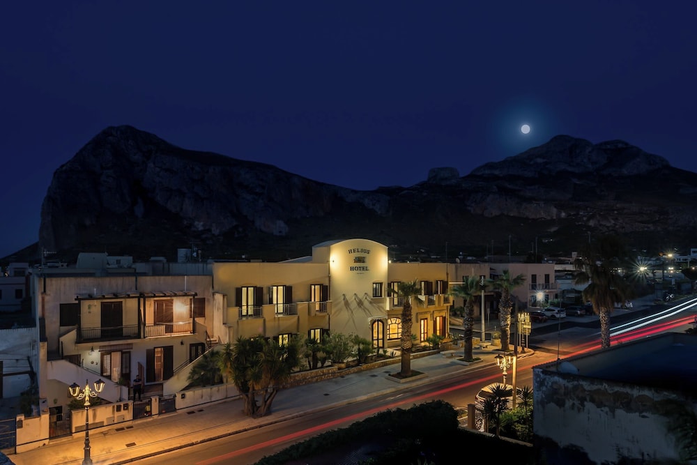 Helios Hotel — Hotel building in San Vito lo Capo, Sicily