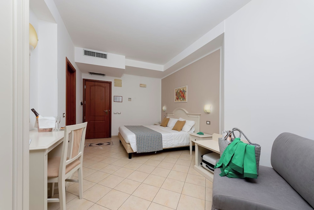 Helios Hotel — Hotel rooms in San Vito lo Capo, Sicily