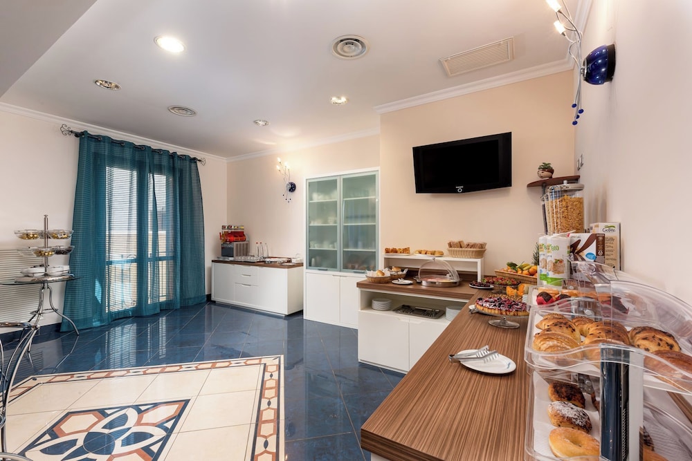 Helios Hotel — Hotel rooms in San Vito lo Capo, Sicily
