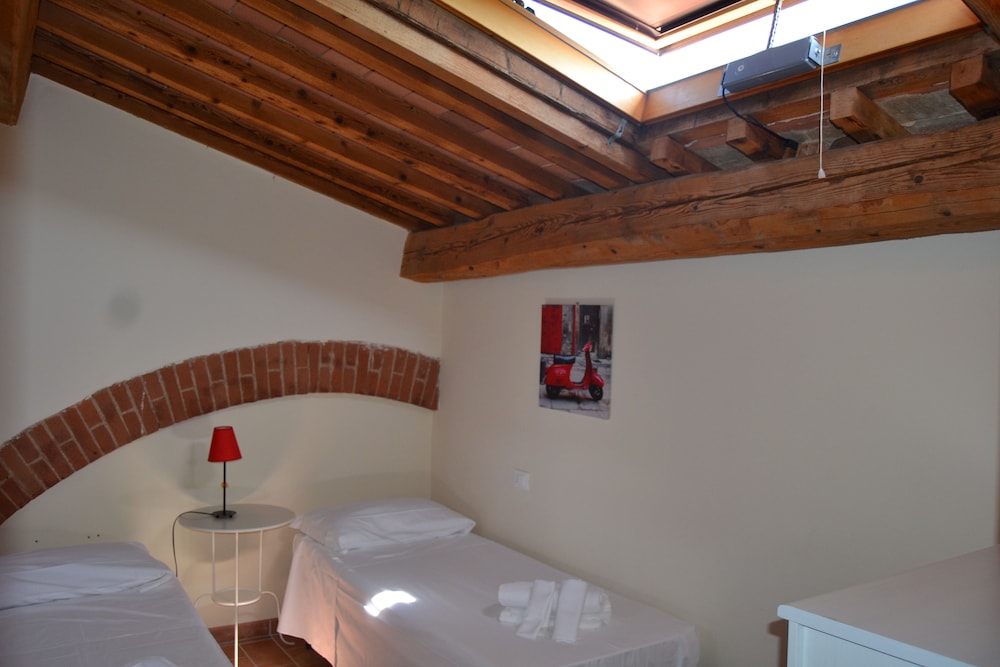 Antico Borgo Casalappi — Hotel rooms in Campiglia Marittima, Tuscany