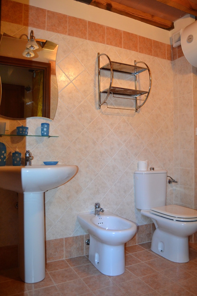 Antico Borgo Casalappi — Hotel rooms in Campiglia Marittima, Tuscany