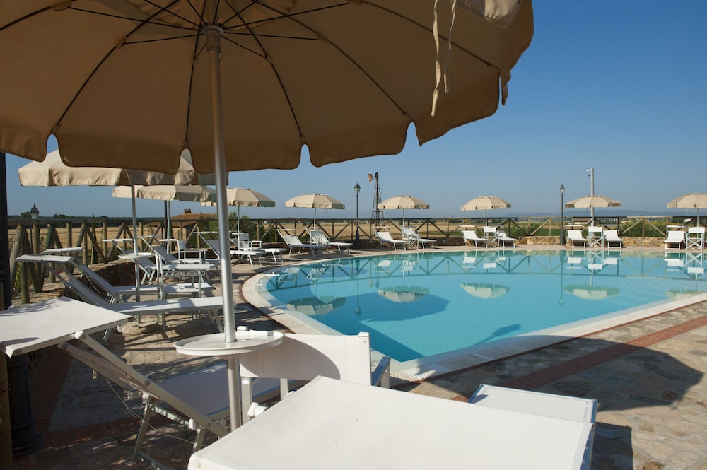Antico Borgo Casalappi — Swimming pool in Campiglia Marittima, Tuscany