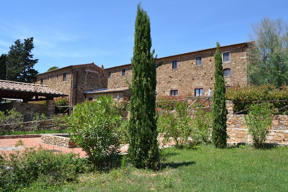 Antico Borgo Casalappi — Hotel building in Campiglia Marittima, Tuscany