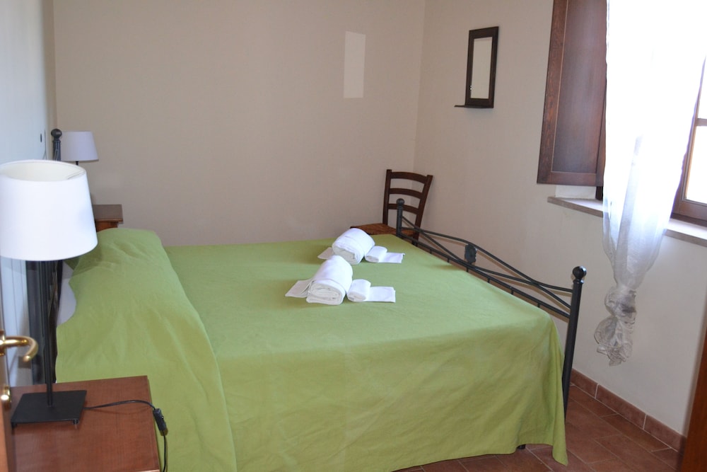 Antico Borgo Casalappi — Hotel rooms in Campiglia Marittima, Tuscany