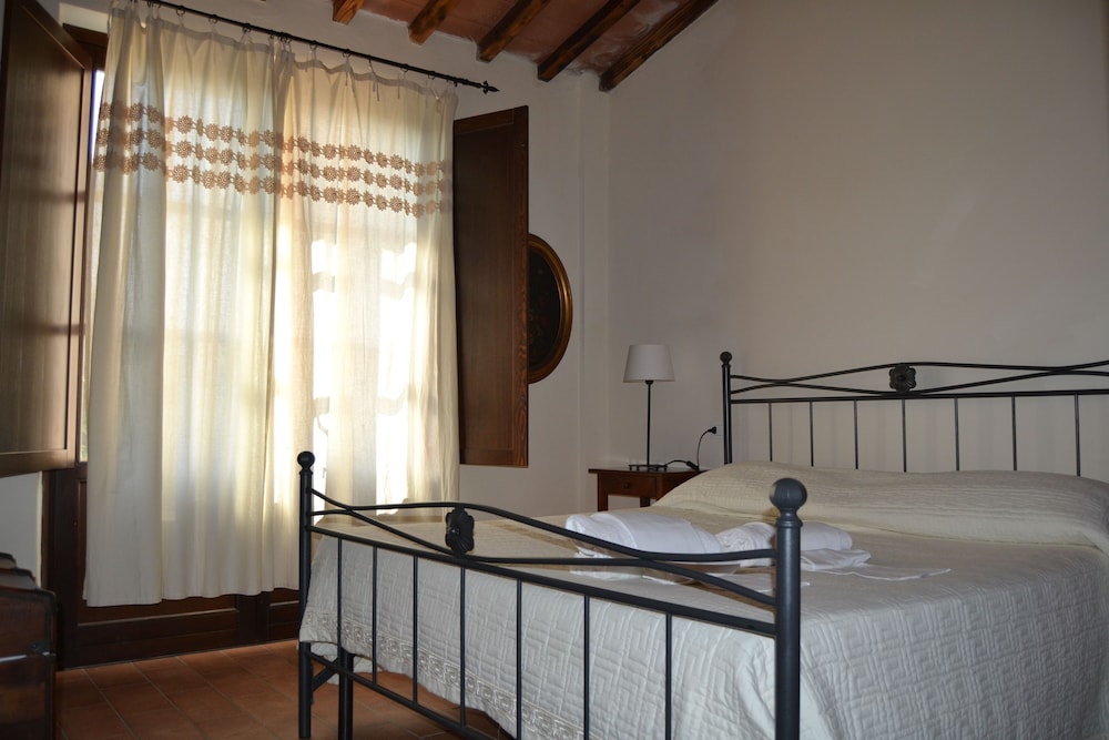 Antico Borgo Casalappi — Hotel rooms in Campiglia Marittima, Tuscany