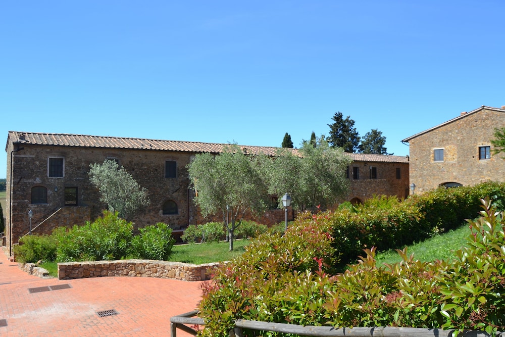 Antico Borgo Casalappi — Hotel building in Campiglia Marittima, Tuscany