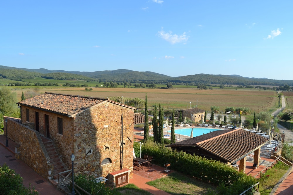 Antico Borgo Casalappi — Swimming pool in Campiglia Marittima, Tuscany