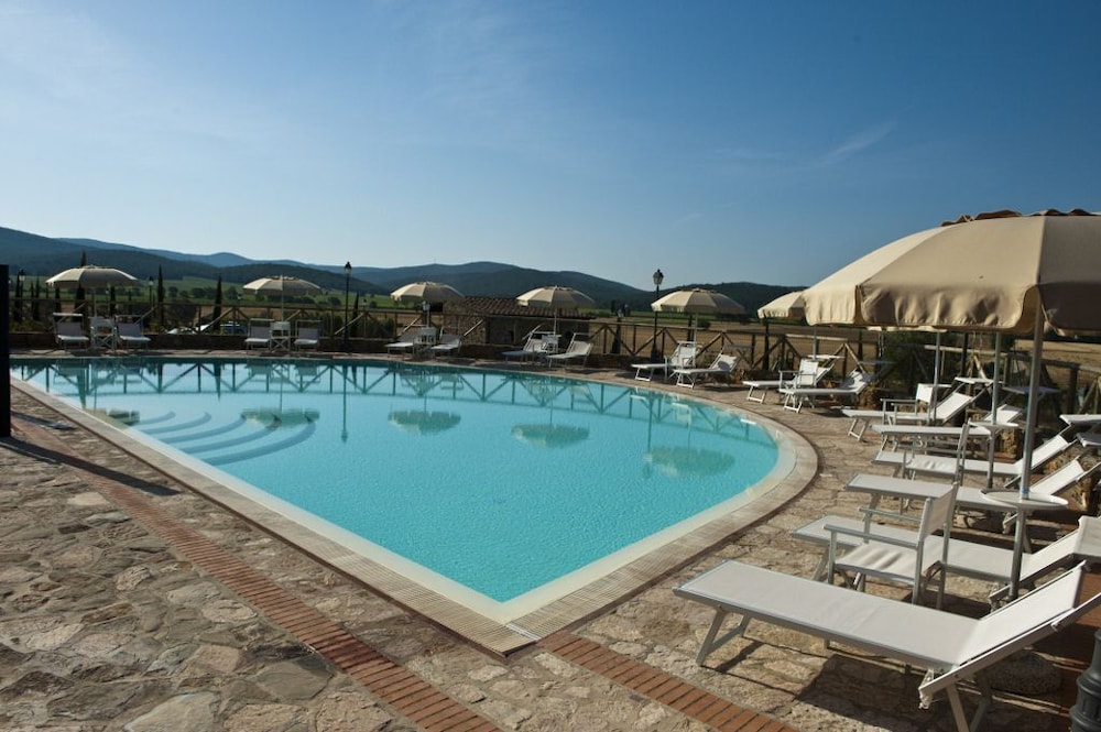 Antico Borgo Casalappi — Swimming pool in Campiglia Marittima, Tuscany
