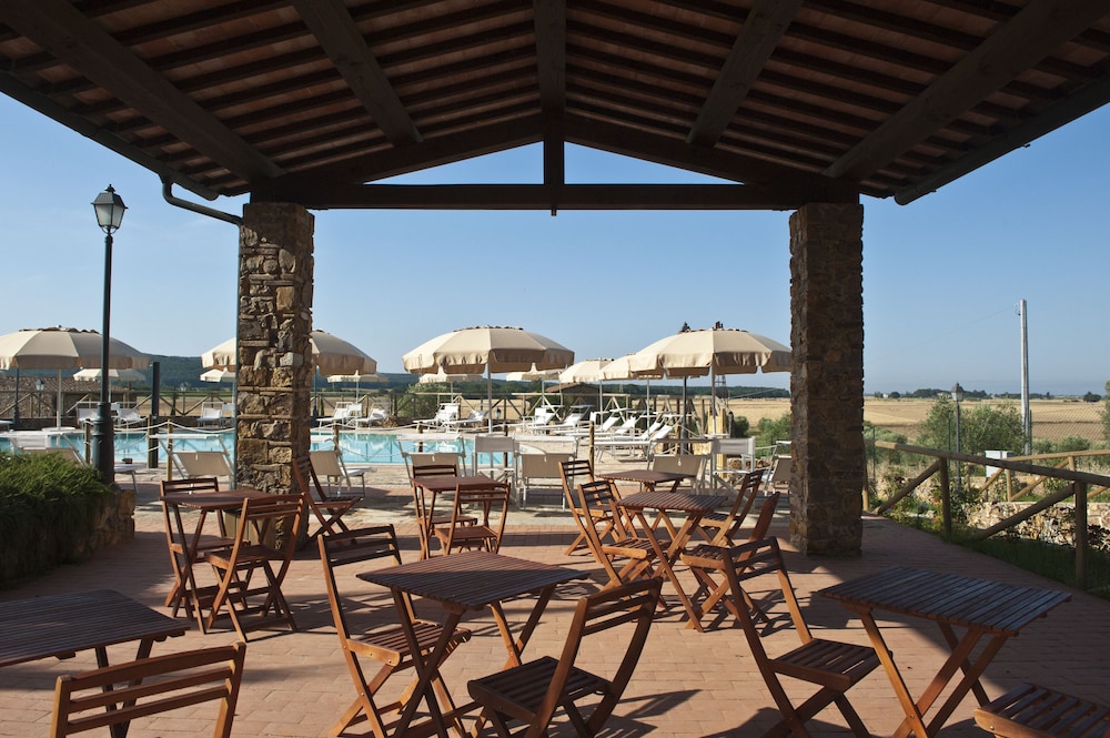 Antico Borgo Casalappi — Swimming pool in Campiglia Marittima, Tuscany
