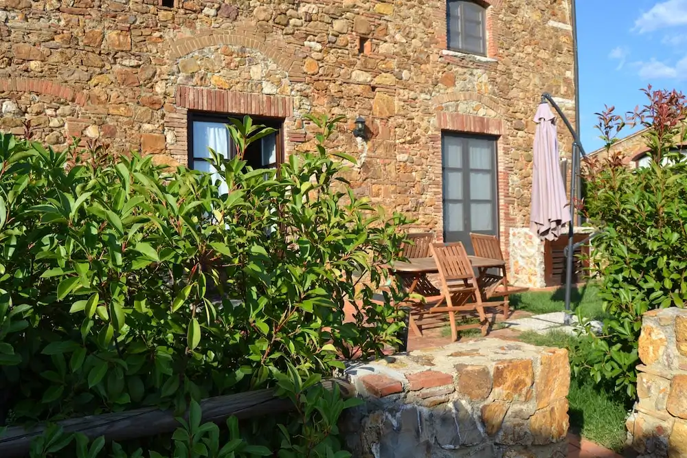 Antico Borgo Casalappi — Hotel building in Campiglia Marittima, Tuscany