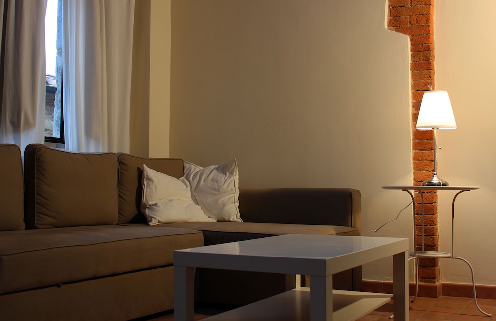 Antico Borgo Casalappi — Hotel rooms in Campiglia Marittima, Tuscany