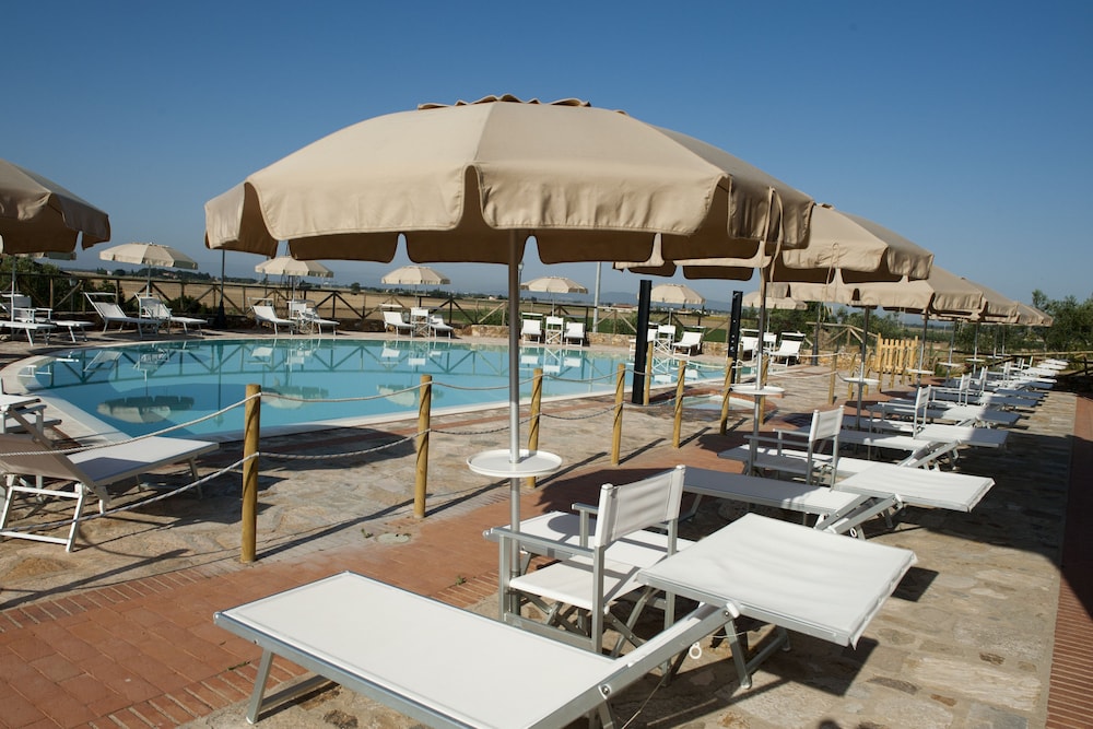 Antico Borgo Casalappi — Swimming pool in Campiglia Marittima, Tuscany