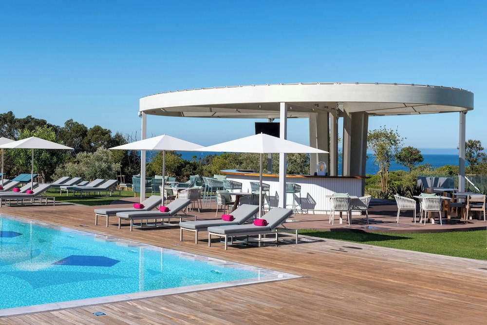 W Residences Algarve — Swimming pool in Albufeira, Faro