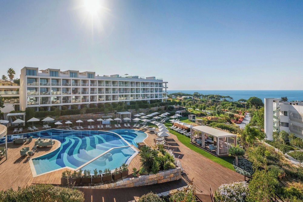 W Residences Algarve — Swimming pool in Albufeira, Faro
