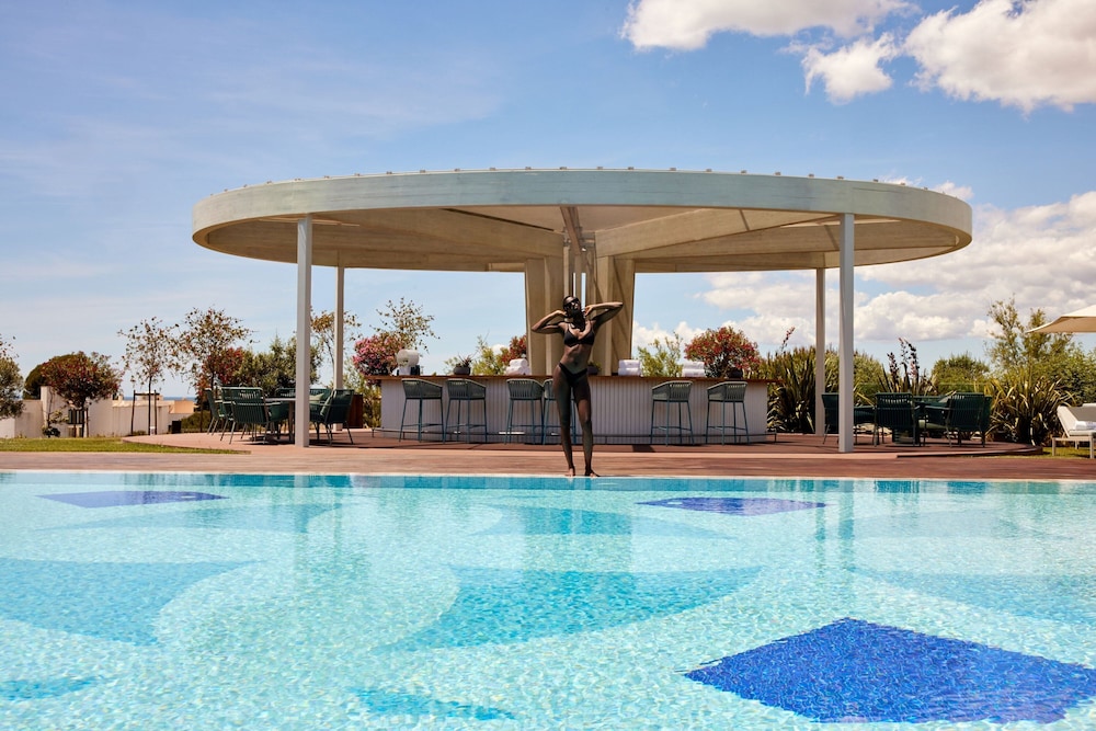 W Residences Algarve — Swimming pool in Albufeira, Faro
