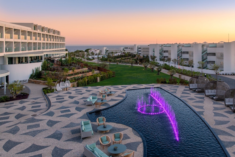 W Algarve — Hotel building in Albufeira, Faro
